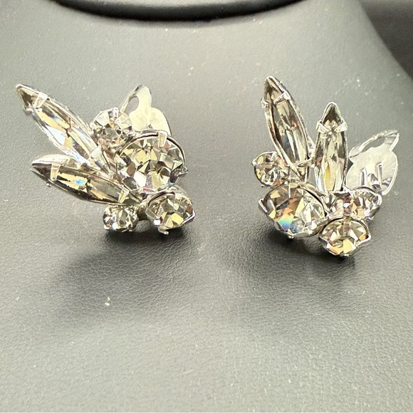 Sparkling Ice Crystal Cluster Earrings Signed Keyes - Clip On - Picture 12 of 17